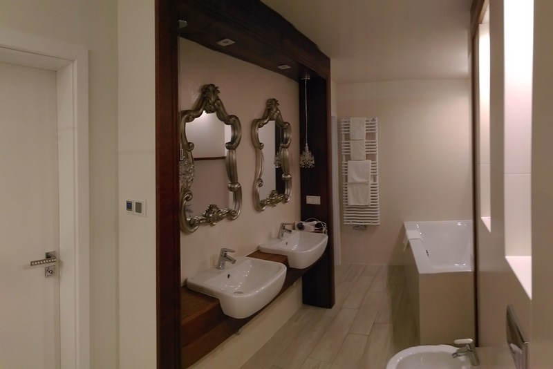 apartament pokoje henlex biały dom